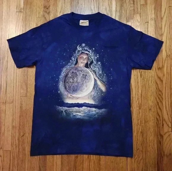 The Mountain Other - The Mountain Vintage Moon Godess Tshirt Size M  Blue / Purple RARE